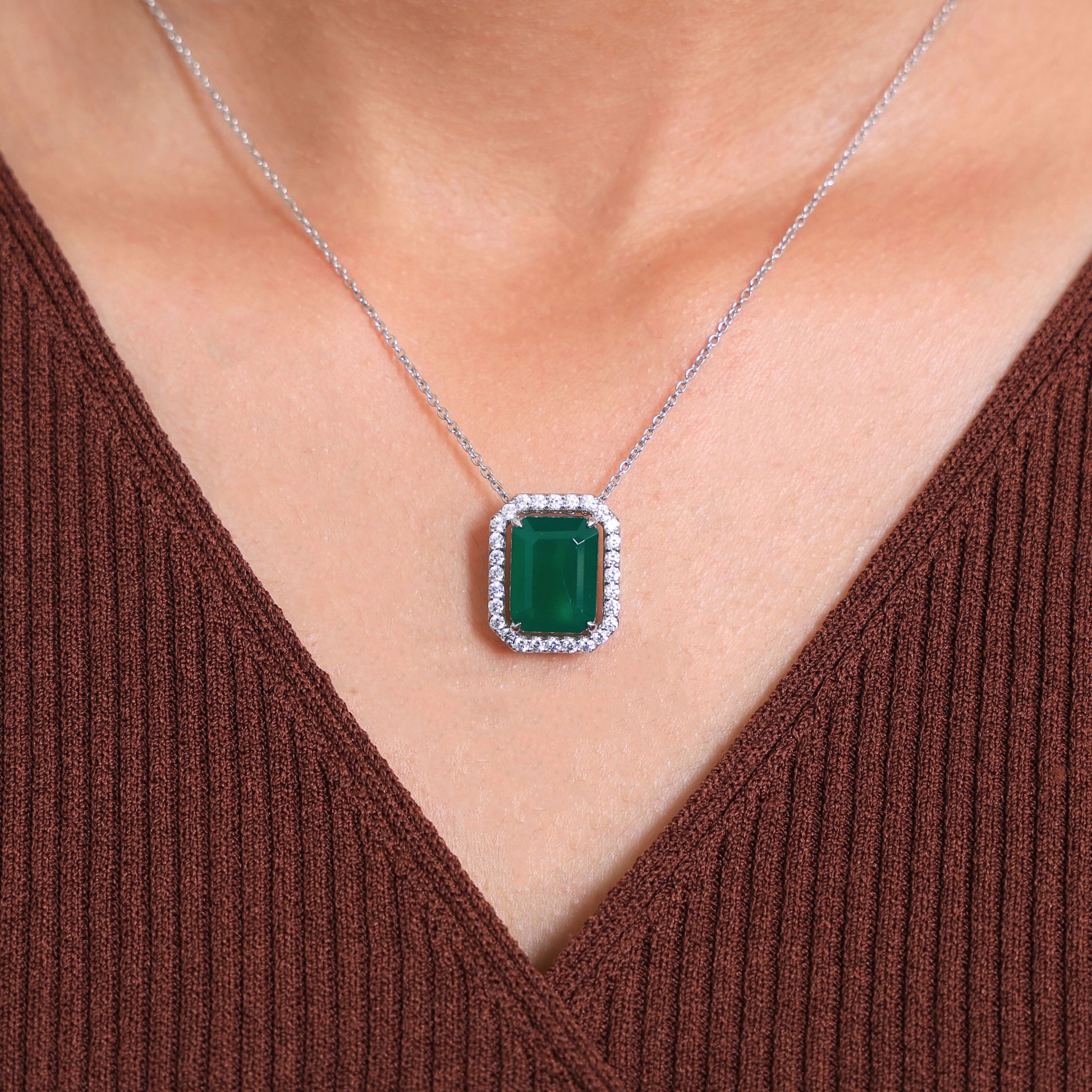 5.00 CT Emerald Cut Green Gemstone Halo Pendant in Lab Diamond – 14k Solid Gold, Unique Gift for Her, Everyday Jewelry