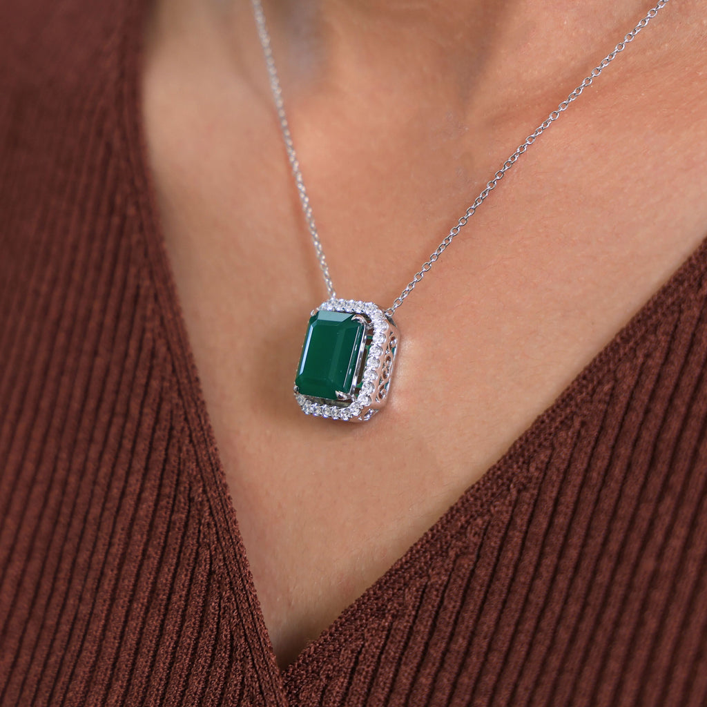 5.00 CT Emerald Cut Green Gemstone Halo Pendant in Lab Diamond – 14k Solid Gold, Unique Gift for Her, Everyday Jewelry
