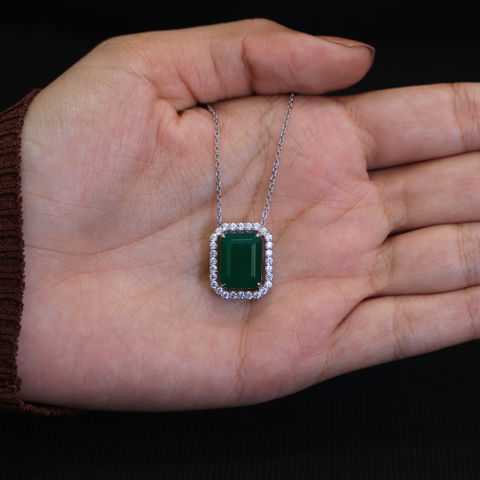 5.00 CT Emerald Cut Green Gemstone Halo Pendant in Lab Diamond – 14k Solid Gold, Unique Gift for Her, Everyday Jewelry