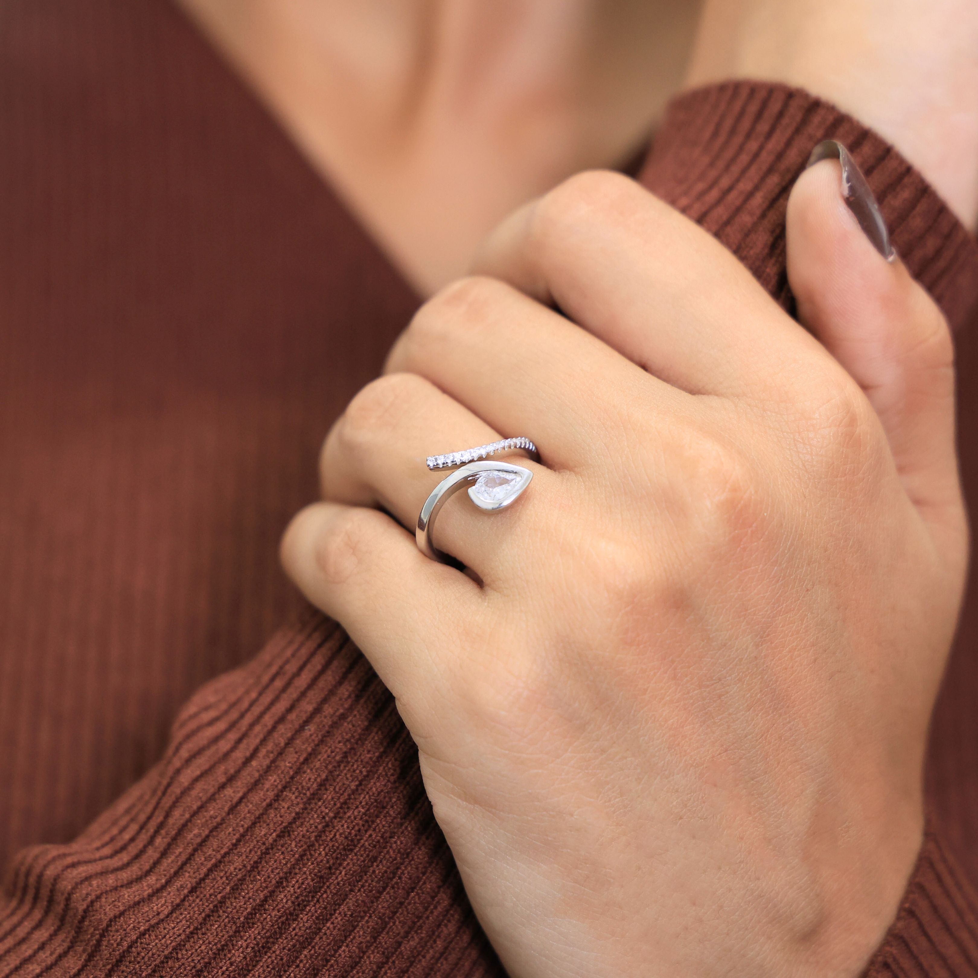 Modern Open Wrap Pear Solitaire Engagement Ring in Lab Diamond – 14k Solid Gold, Wedding Gift for Her, Handmade Bridal Jewelry