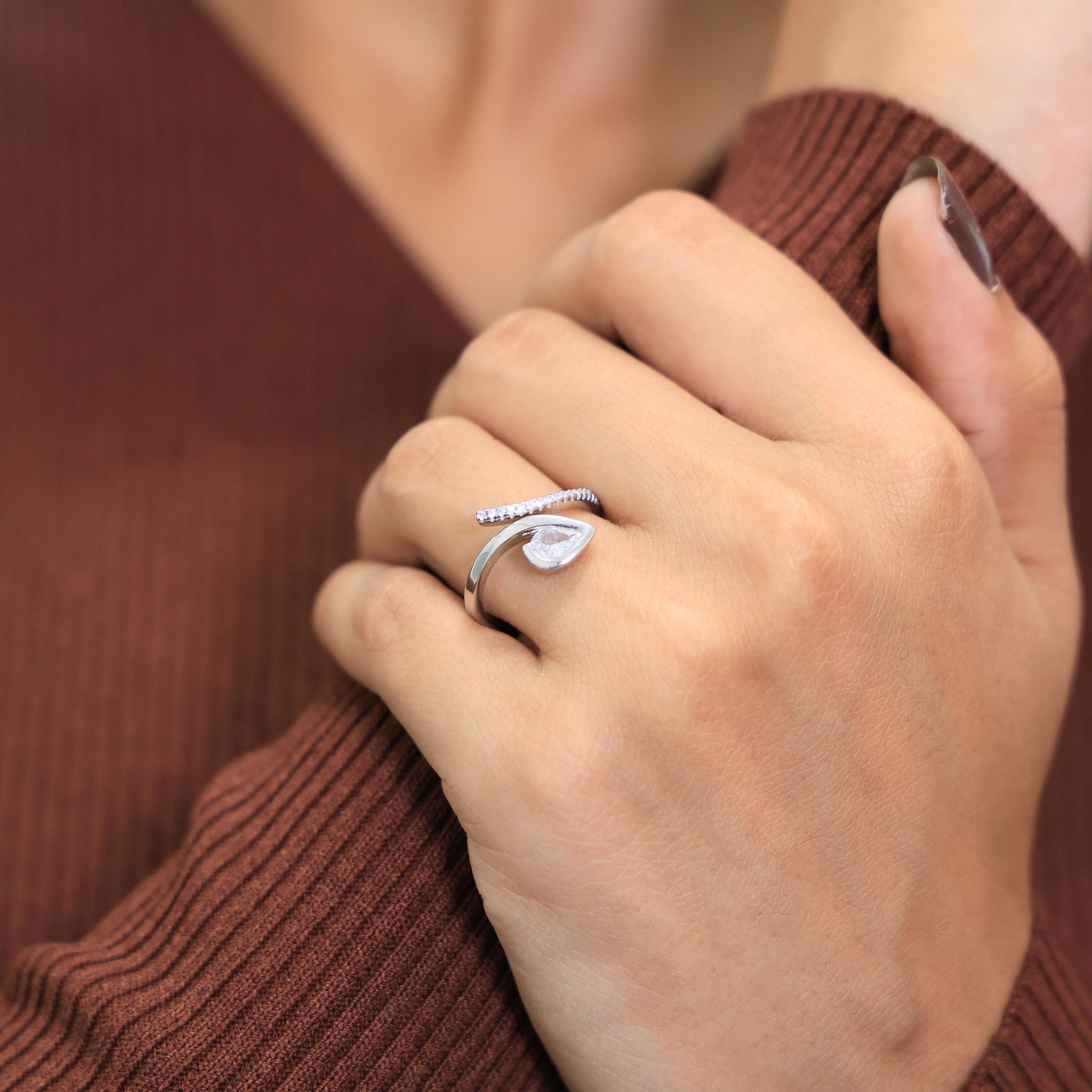 Modern Open Wrap Pear Solitaire Engagement Ring in Lab Diamond – 14k Solid Gold, Wedding Gift for Her, Handmade Bridal Jewelry