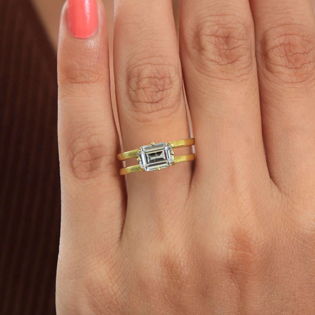 Elegant Split Band Solitaire Wedding Band in 18K Solid Gold, 1.75 CT Emerald Cut Lab Created Diamond, Anniversary Gift for Wife, Bridal Jewelry