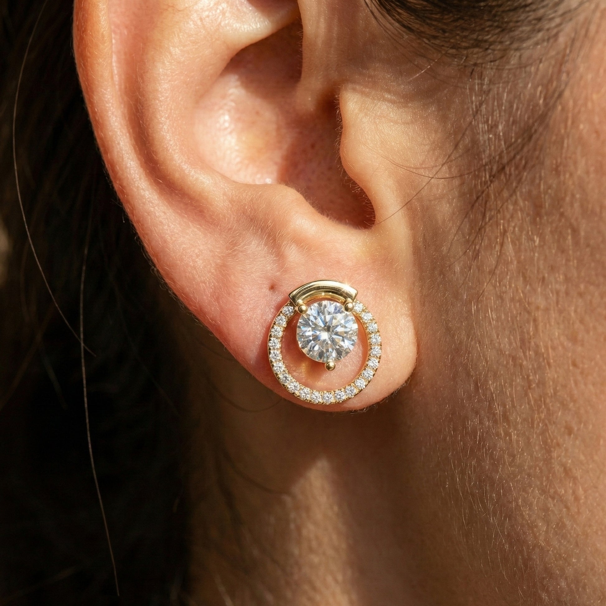 Unique Floating Minimalist Open Circle Solitaire Halo Stud Earrings in 14k Gold, Anniersary Gift for Her, Handmade Jewwlry