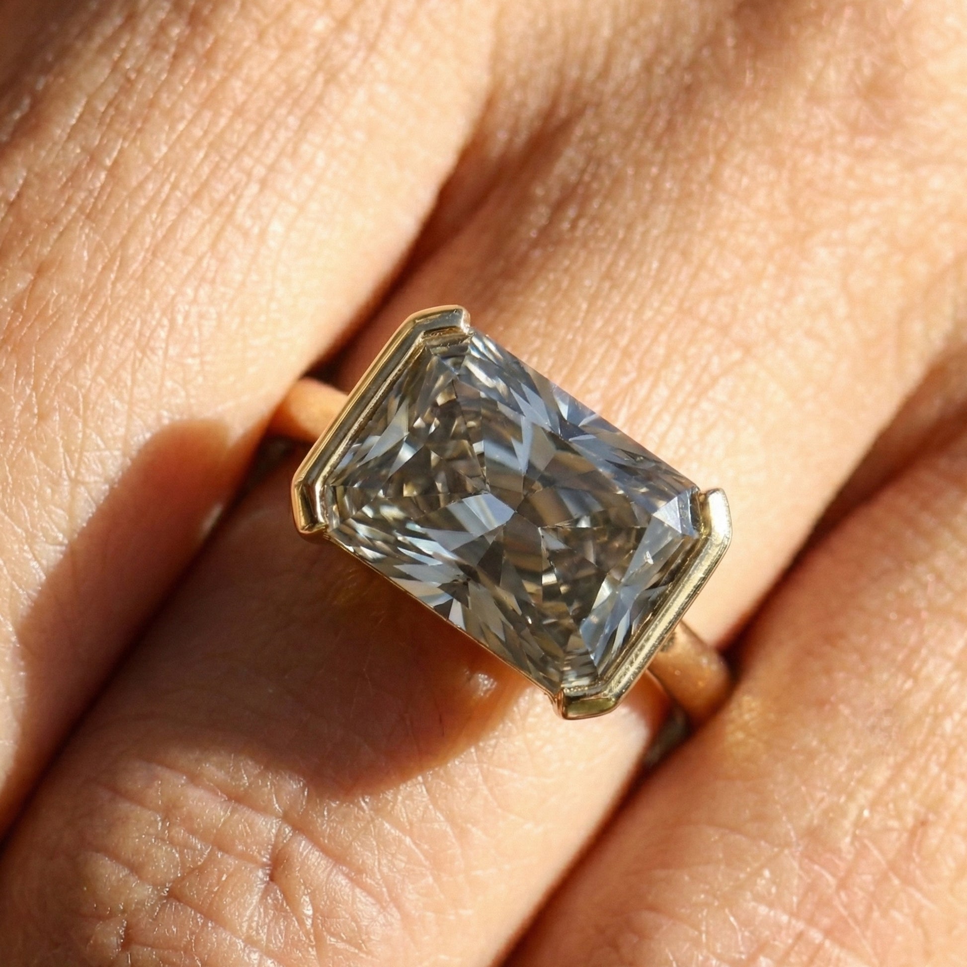 3.00 CT East West Gray Radiant Cut Half Bezel Solitaire Engagement Ring in Lab Diamond or Moissanite – 14k Solid Gold, Anniversary Gift for Her, Everyday Jewelry