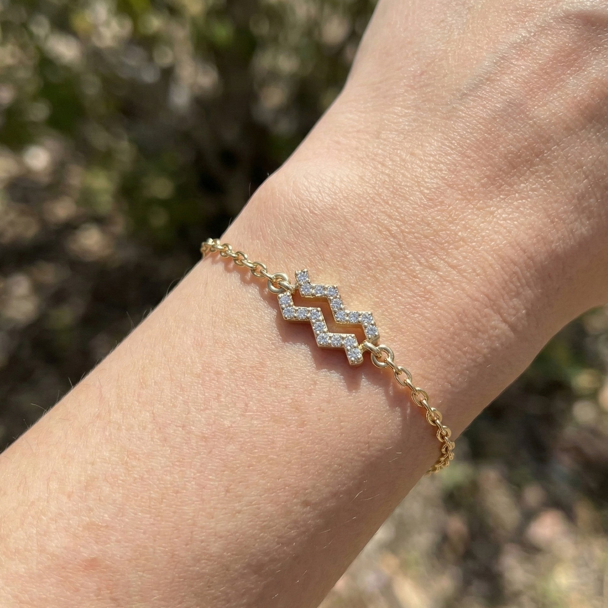 Dainty Aquarius Zodiac Sign Chain Bracelet in 14K Solid Gold, 0.18 TCW Round Cut Lab Created Diamonds, Birthstone Gift for Her, Stacking Celestial Jewelry