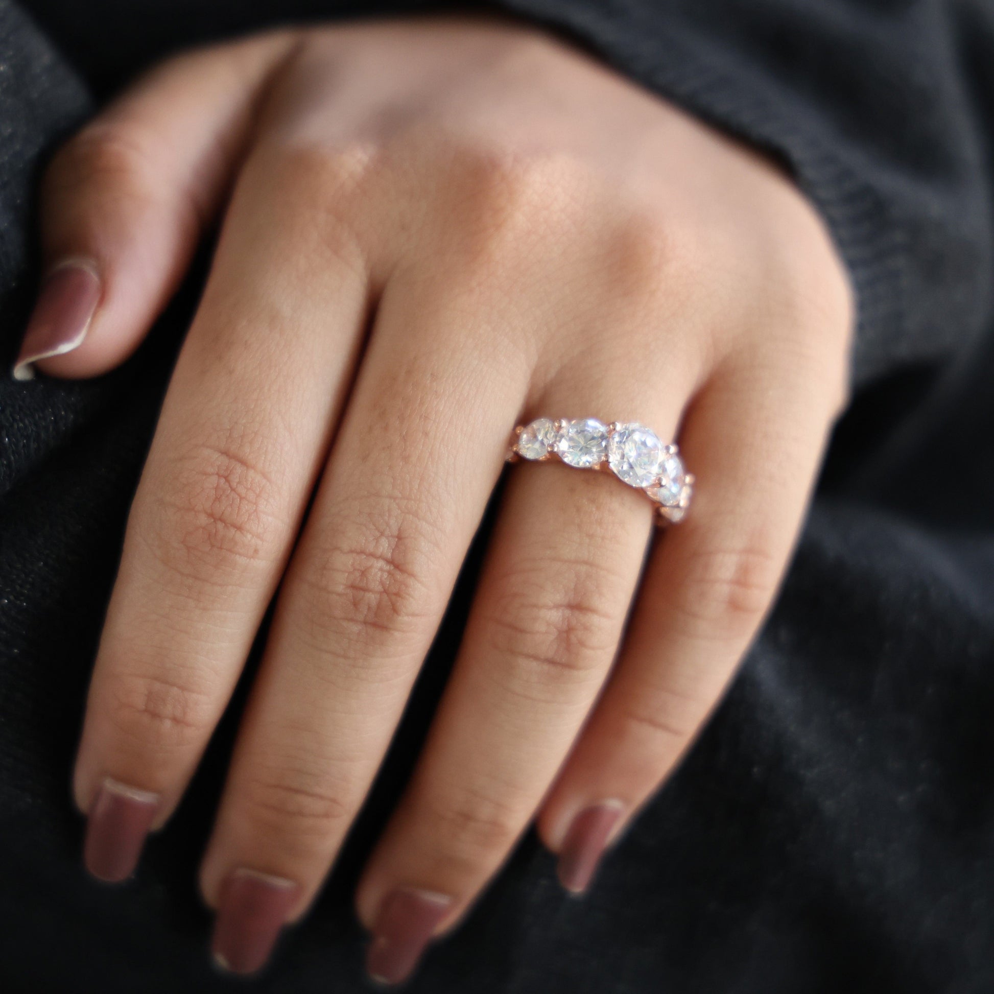 Seven Stone Graduated Prong Set Eternity Wedding Band in 14k Solid Gold, 4.61 TCW Round Cut Lab Grown Diamonds, Anniversary Gift for Wife, Everyday Wedding Band