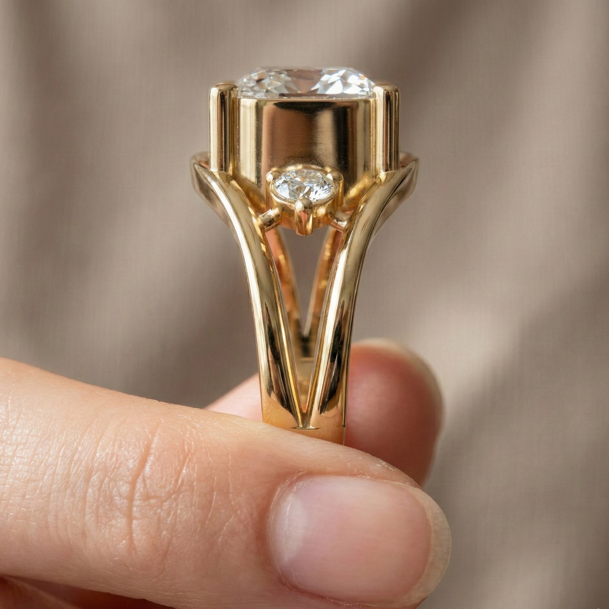 Modern Split Shank Three Stone Wedding Ring in Lab Grown Diamond – 14k Solid Gold, Luxurious GIft for Women, Everyday Jewelry