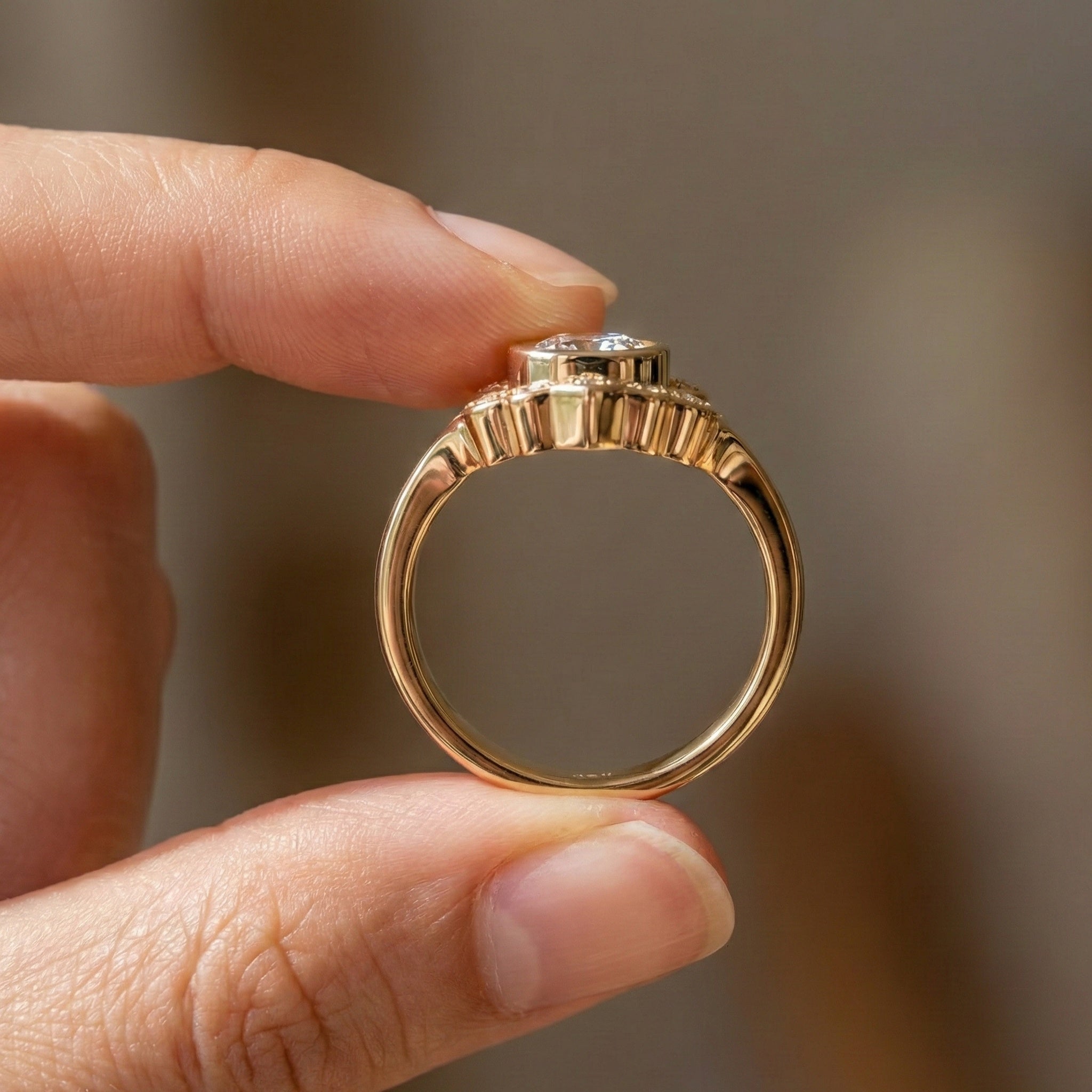 Vintage Floral Halo Wedding Ring in Lab Grown Diamond – Solid 9k/14k Gold or Sterling Silver Engagement Ring Bridal Jewelry Gift for Wife, Handmade Jewelry