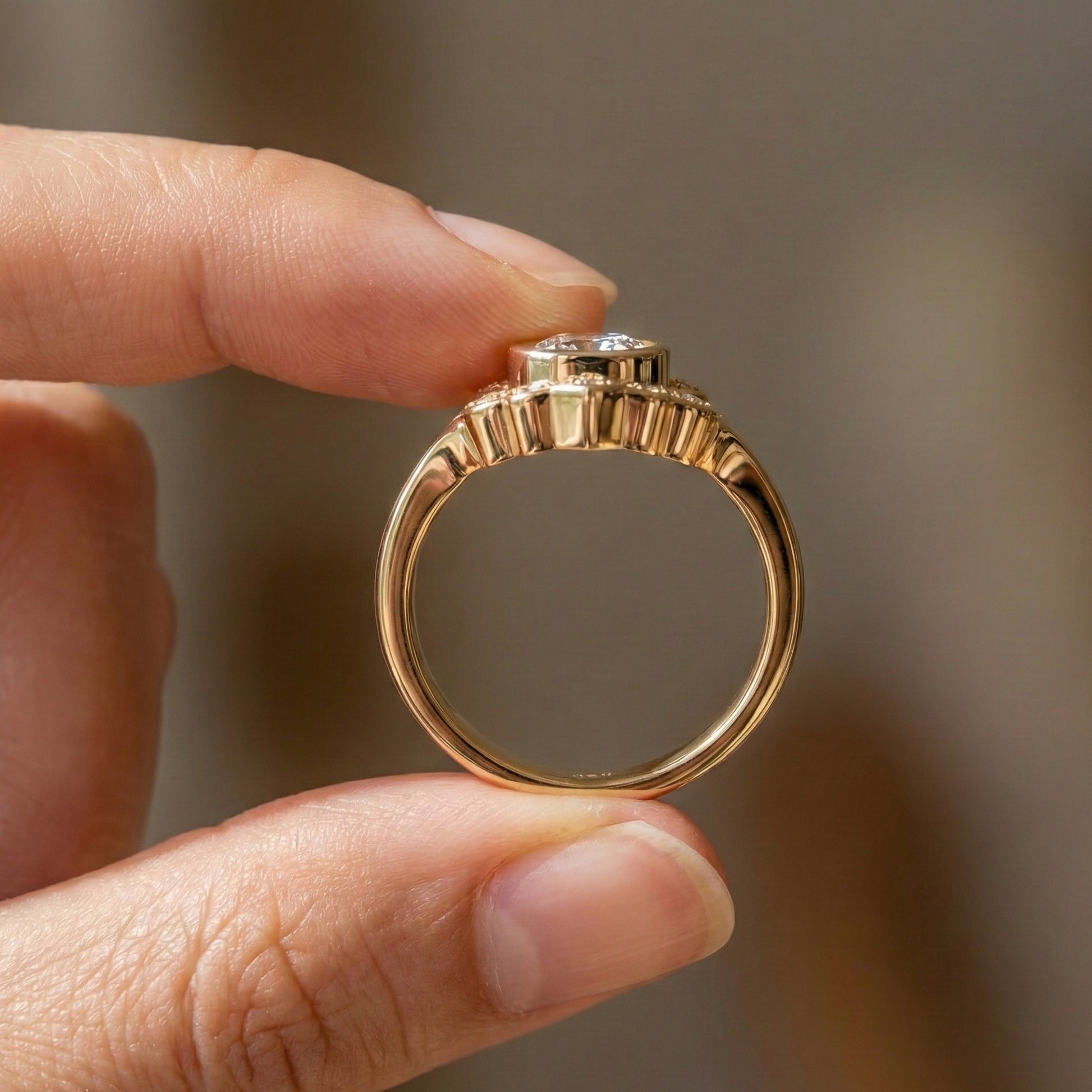 Vintage Floral Halo Wedding Ring in Lab Grown Diamond – Solid 9k/14k Gold or Sterling Silver Engagement Ring Bridal Jewelry Gift for Wife, Handmade Jewelry