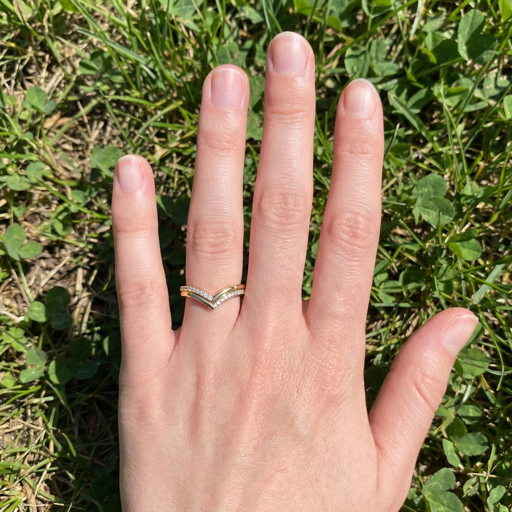 Chevron V-Shape Pave Wedding Band in Lab Grown Diamond – Solid 9k/14k Gold, Stackable Ring For Women, Antique Gift