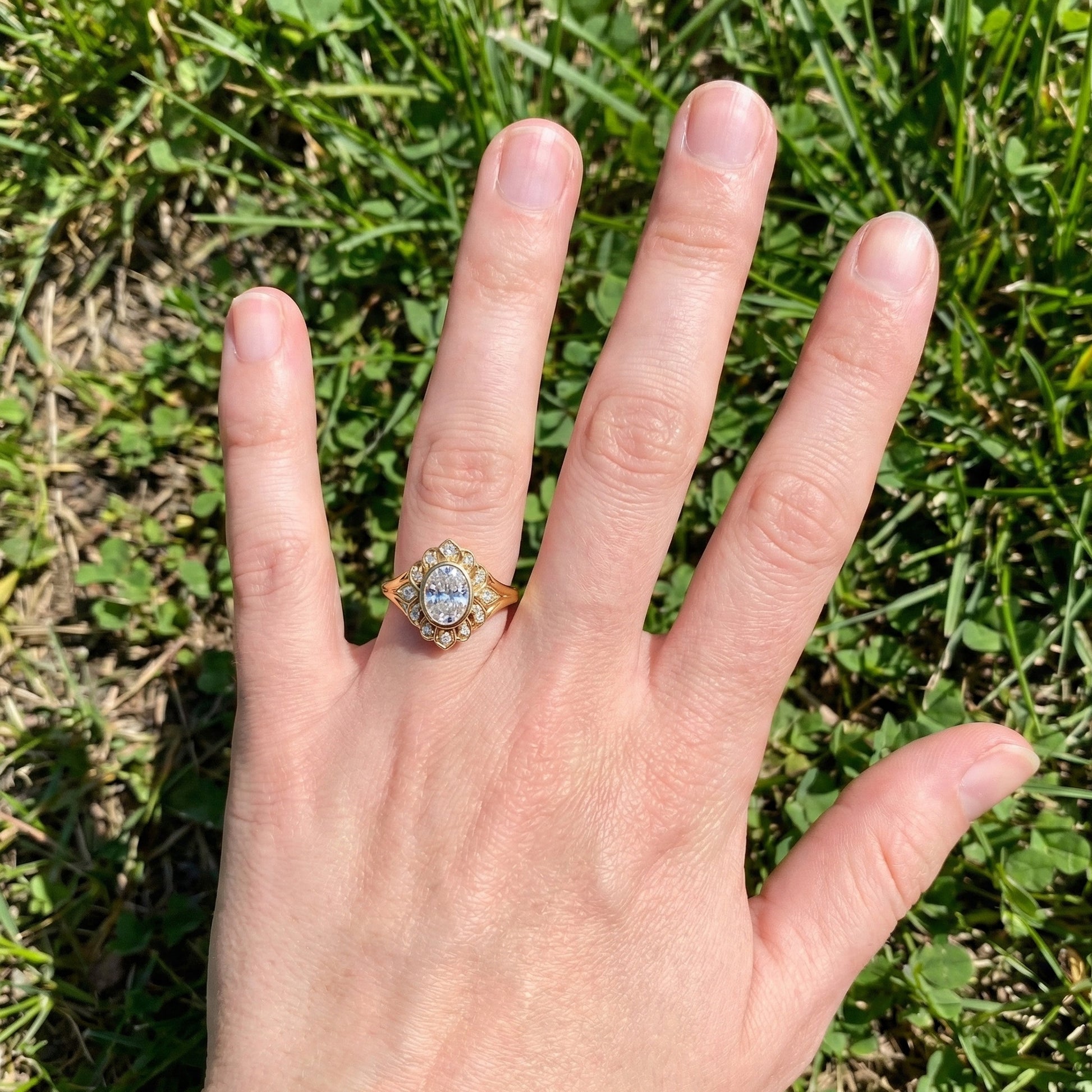 Vintage Floral Halo Wedding Ring in Lab Grown Diamond – Solid 9k/14k Gold or Sterling Silver Engagement Ring Bridal Jewelry Gift for Wife, Handmade Jewelry