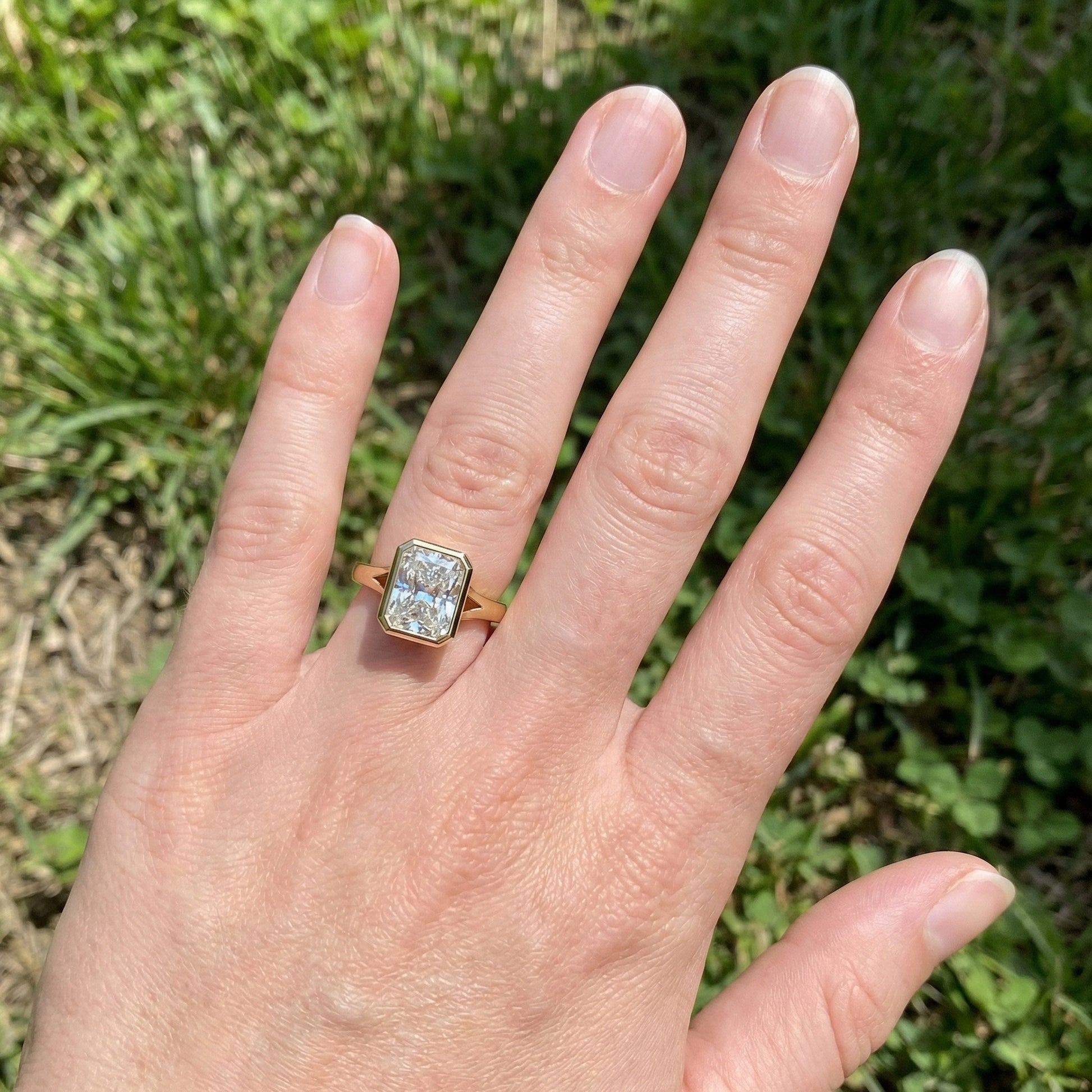 Modern Bezel Set Rectangle Solitaire Engagement Ring in 18K Solid Gold, 2.00 CT Radiant Cut Lab Created Diamond, Anniversary Gift for Her, Handmade Bridal Jewelry