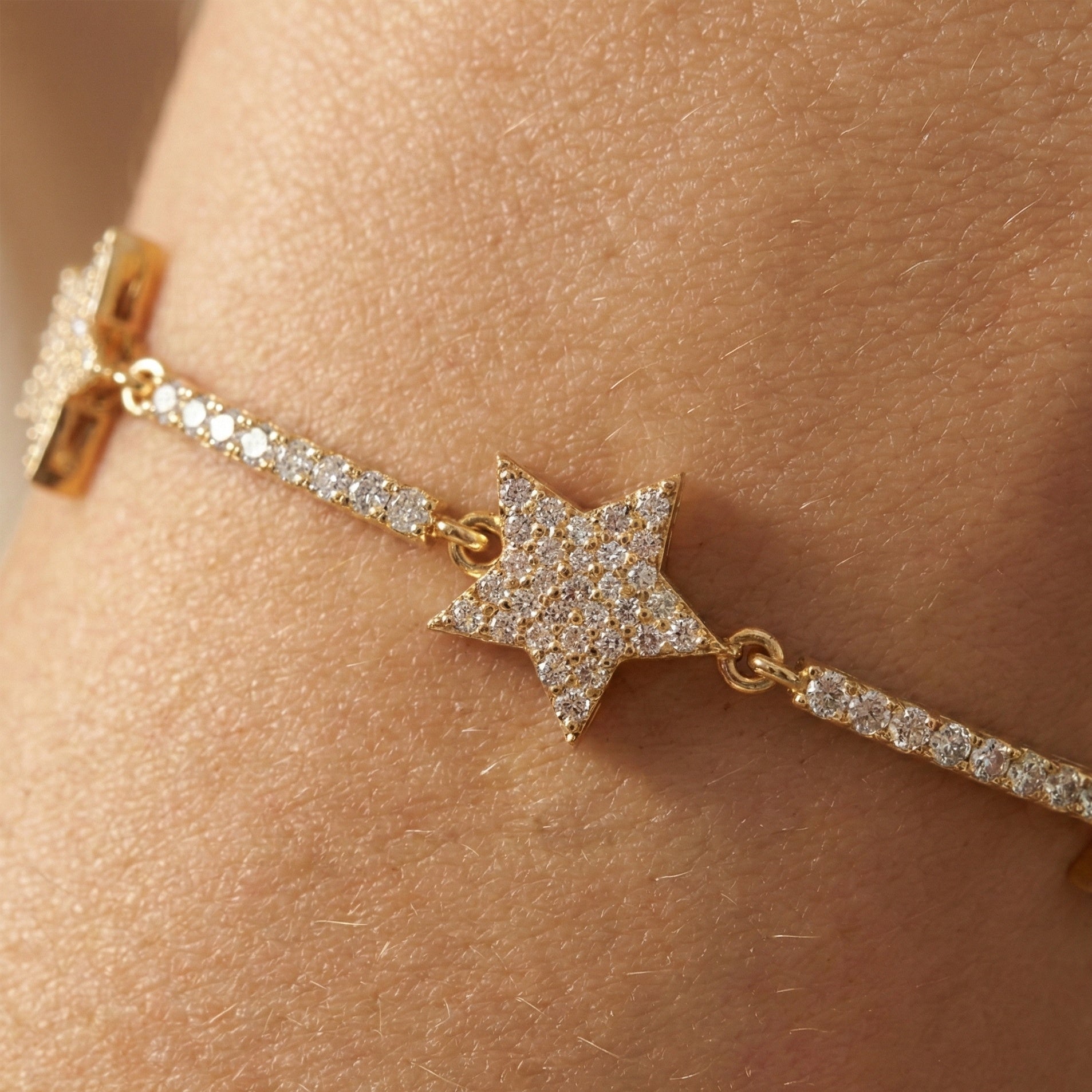 Shooting Star Pavé Link Bracelet in 14K Solid Gold, 2.19 Round Cut Lab Grown Diamonds, Statement Bracelet, Gift for Her